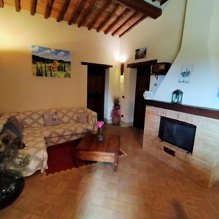 Agriturismo San Pierino Монтероні-д'Арбія Номер фото
