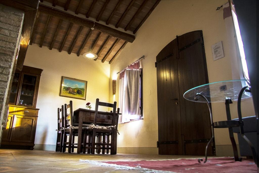 Agriturismo San Pierino Монтероні-д'Арбія Екстер'єр фото