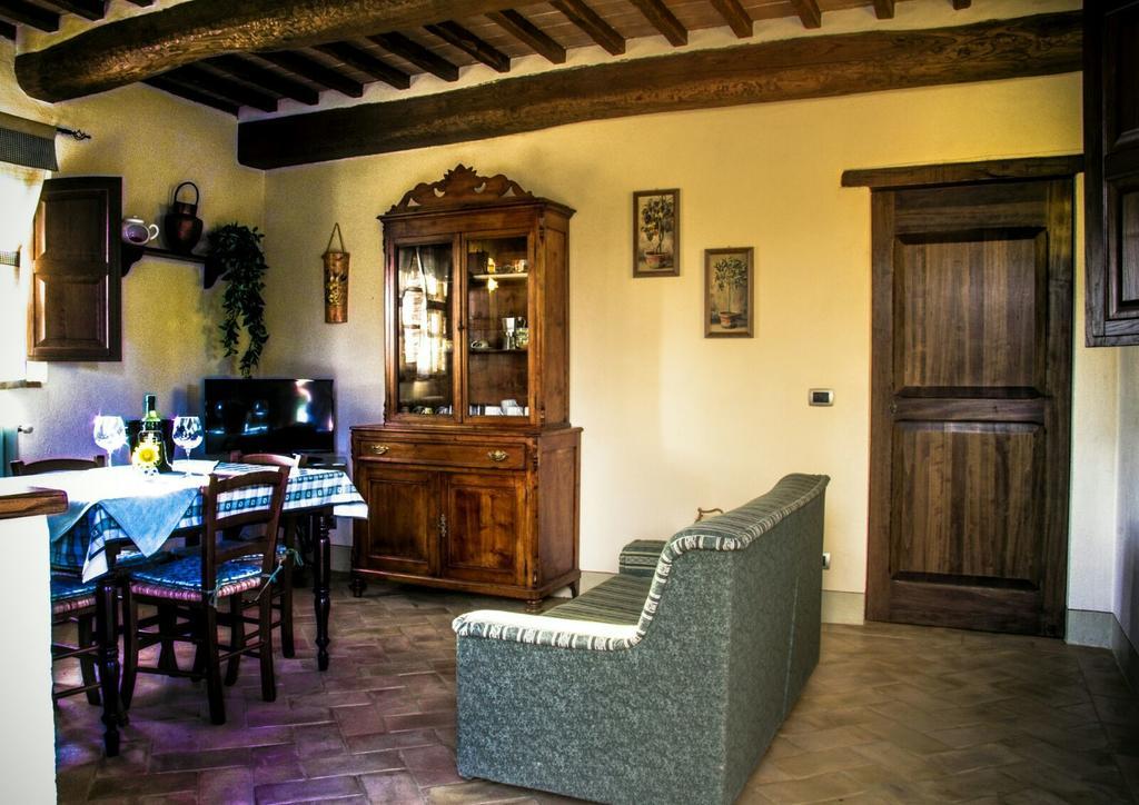 Agriturismo San Pierino Монтероні-д'Арбія Екстер'єр фото