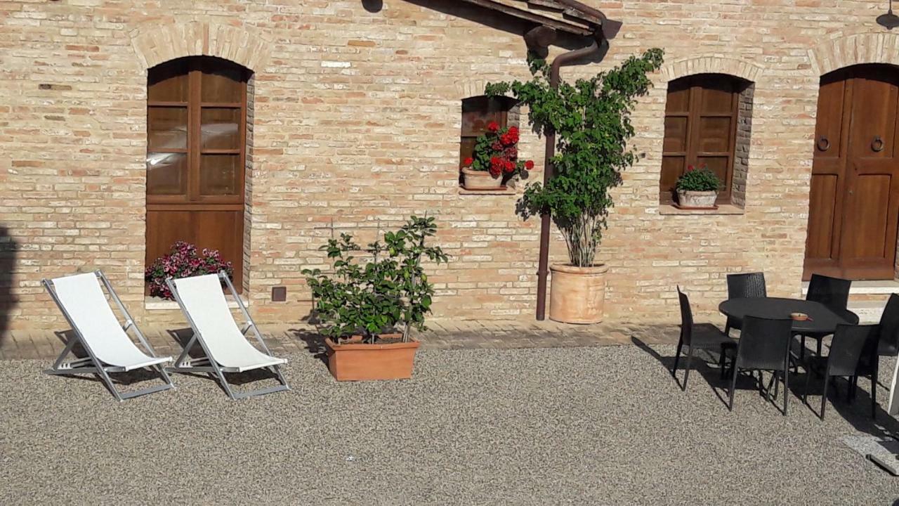 Agriturismo San Pierino Монтероні-д'Арбія Екстер'єр фото